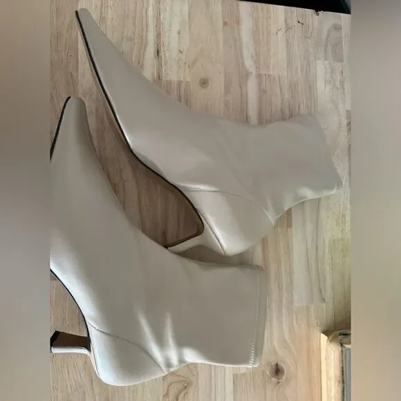 Angel Alarcon pointed toe kitten heel boots bone in size 41 - Picture 4 of 5